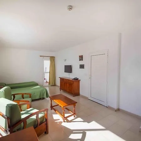 塔百巴公寓酒店 *