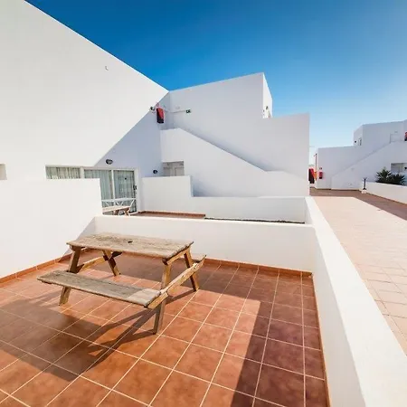 塔百巴公寓酒店 *