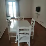 塔百巴公寓酒店 *